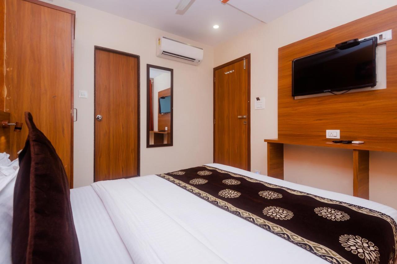 Hotel Aiston Inn - Mumbai — Photos 1